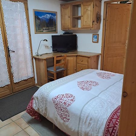 A4 Km De Megeve Tres Joli Studio Avec Jacuzzi ,Vue Sur Les Montagnes Au Calme Praz-sur-Arly Bagian luar foto