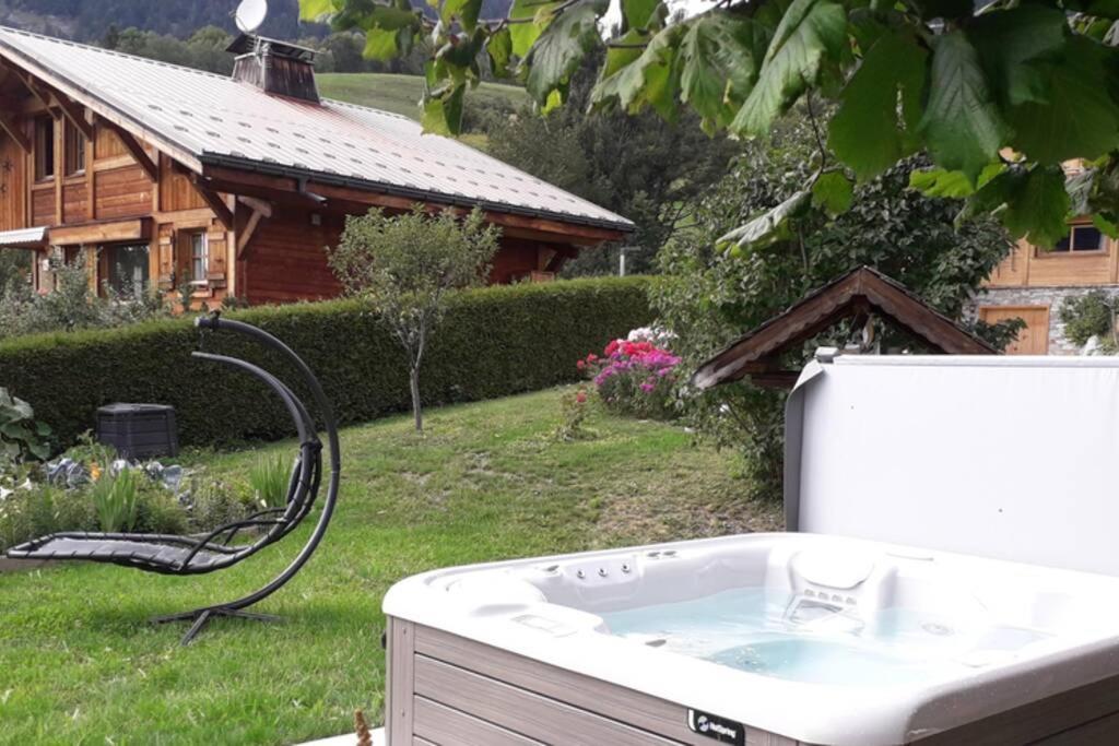 A4 Km De Megeve Tres Joli Studio Avec Jacuzzi ,Vue Sur Les Montagnes Au Calme Praz-sur-Arly Bagian luar foto