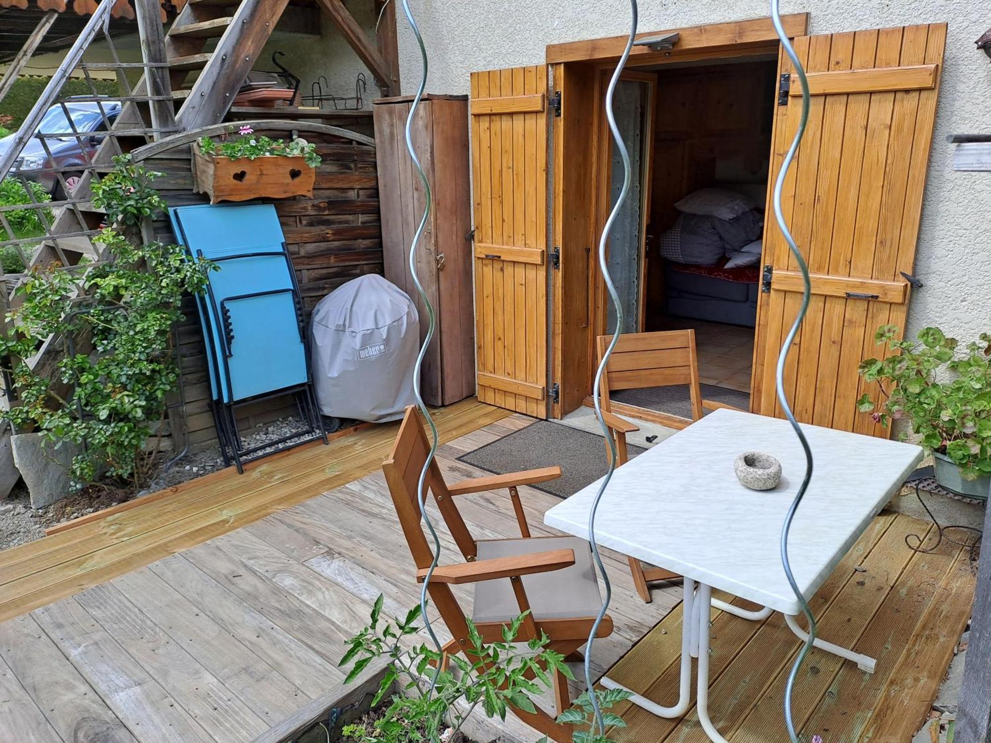 A4 Km De Megeve Tres Joli Studio Avec Jacuzzi ,Vue Sur Les Montagnes Au Calme Praz-sur-Arly Ruang foto